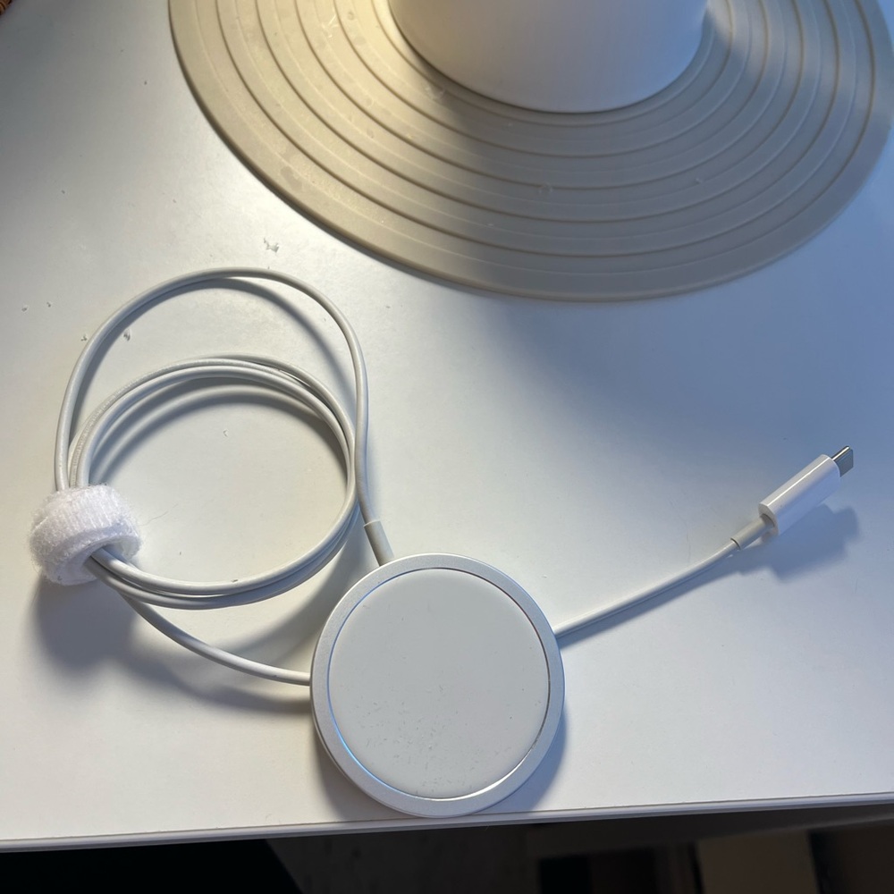 Apple MagSafe charger